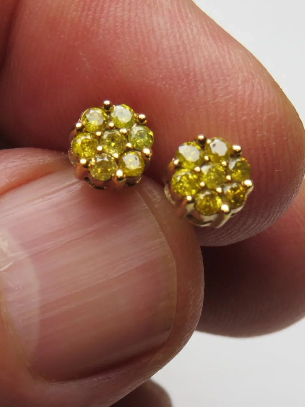 10k Diamond Men's Studs Earring